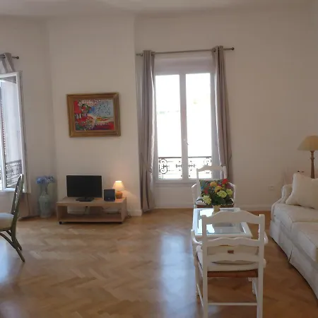 Two Bedrooms In The Center Of Cannes, 500 Meters From The Palais Des Festival And The Croisette - 1934 *